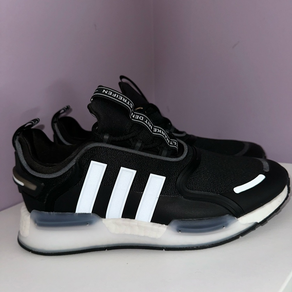 Adidas NMD V3
Men’s Size 8